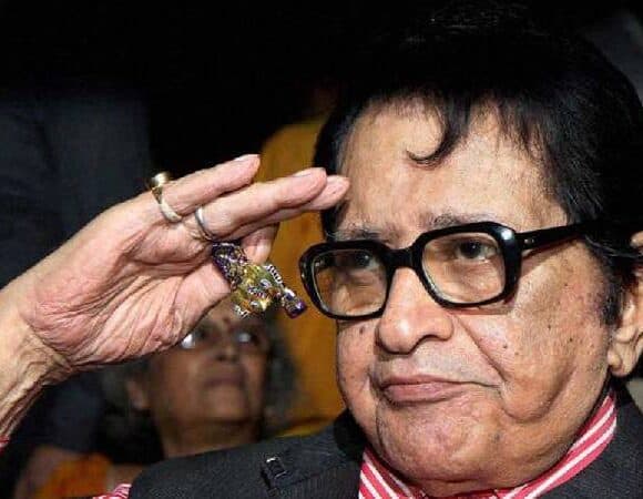 Singer Manoj Kumar Charges