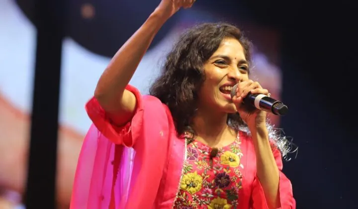 Gujarati Garba Singer Jahnvi Shrimankar